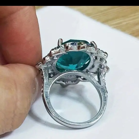 Large Blue Gemstone, Simulated, Vintage Inspired Silver Plated Ring, Size 7 - Picture 2 of 10